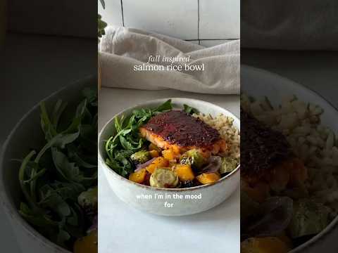 Fall inspired salmon rice bowls with roasted veggies 👌🏻 easy healthy dinner idea! Recipe below ⬇️