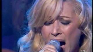 SIGO INTENTANDO - Ídolos a domicilio (Antena 3) - 19/05/2002 - Marta Sánchez - Álbum &quot;Soy Yo&quot;