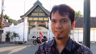 preview picture of video 'Shalat di Masjid Gede Pakualaman'