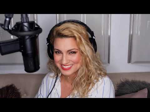 Tori Kelly - Colors of the Wind [Disney Family Singing Along]