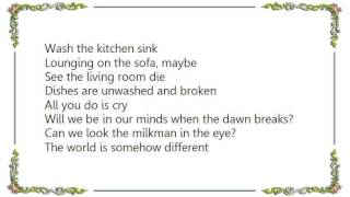 Crowded House - Walking on the Spot Lyrics