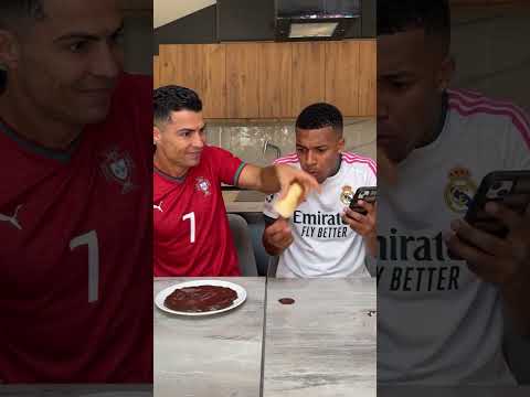 Mbappé Eats Ice Cream WRONG… Ronaldo Gets MAD 😂🍦
