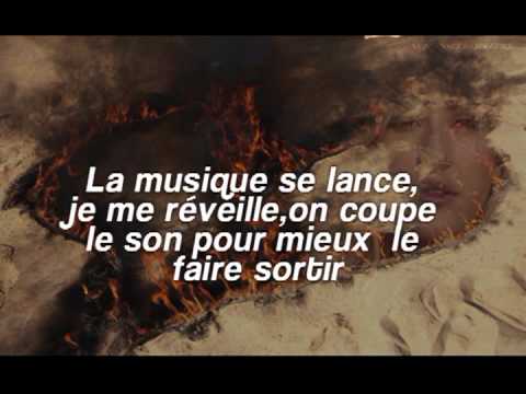 download lagu mp3 mp4 Ellie Goulding Burn Lyrics Traduction, download lagu Ellie Goulding Burn Lyrics Traduction gratis, unduh video klip Ellie Goulding Burn Lyrics Traduction