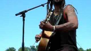 Michael Franti-I Got Love For You- live at Rothbury 2008