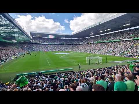 Amazing Atmosphere - 60,000 Celtic Fans singing Grace | Celtic vs Aberdeen (2-0)