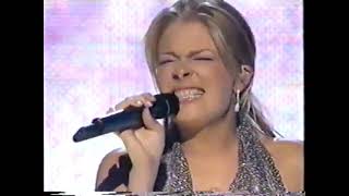 Oct.4,2000 18 Year Old LeAnn Rimes Performs I Need You On The 34th CMA Awards In Nashville,Tennessee