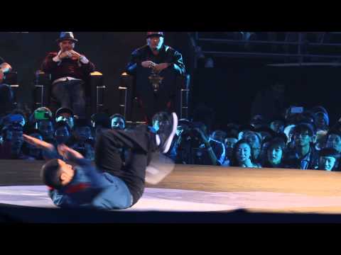 Ronnie(USA) vs Gravity(USA)(TOP 16) - Red Bull BC One 2013 in Seoul