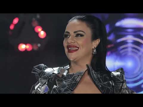 Vukica i Ekstra bend -  Kralica