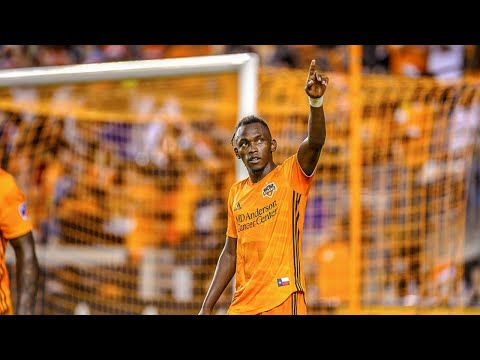 GOAL: Alberth Elis with a great solo effort for his second of the game