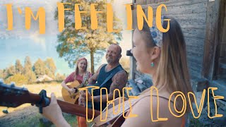 Musik-Video-Miniaturansicht zu I'm Feeling the Love Songtext von The Woodgies feat. Gölä