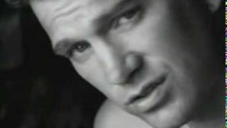 Chris Isaak - I Dont Wanna Fall In Lust
