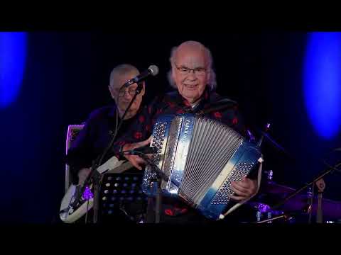 GILOU - "Viens boire un petit coup à la maison" & "Riquita"