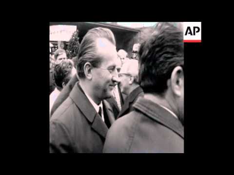 SYND 12/11/1971 EAST GERMAN PRIME MINISTER AND PARTY LEADER VISIT CZECHOSLOVAKIA