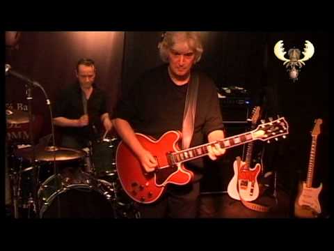 The Twelve Bar Bluesband - You've got to move -  live at bluesmoose Café