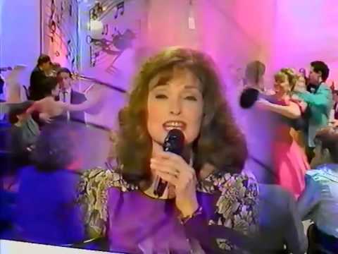 Maria Candido - L' Amour Est un Bouquet de Violettes (La Chance aux Chansons)