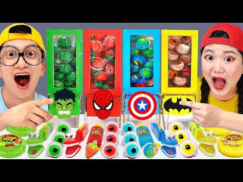 Mystery GIANT Candy Machine Challenge 미스터리 캔디 챌린지 Superhero Mukbang by HUBABI