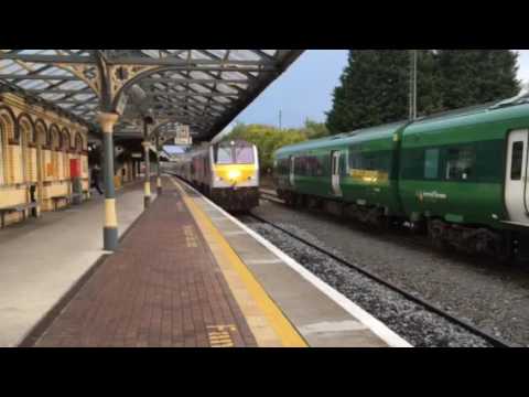 CIE/NIR enterprise enters Dundalk railway station