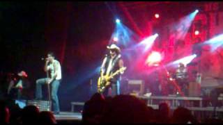 The BossHoss - Shake & Shout (live)