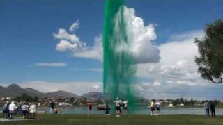 preview picture of video 'Fountain Hills Arizona St. Patricks Day Green Fountain'