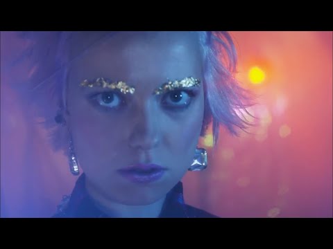 Mad Darling - "Disconnected" by Starvon (Official Music Video)