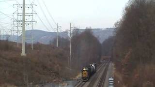 preview picture of video 'CSXT B749 Southbound at Montrose, New York'