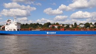 preview picture of video 'Hamburg, Germany: Waltershof, Elbe, Tank Ship NORD HUMMOCK (183m) passing - 4K UHD Video Image'
