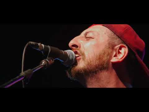 Giancane - Vecchi di merda (live) [Official Video]
