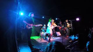 Kingsley Flood - Waiting on the River to Rise (Live)