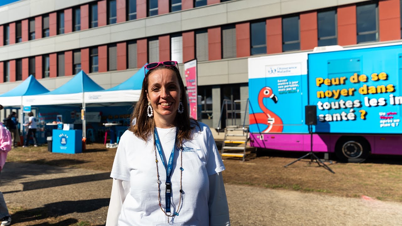 Le bus Mes Tips Santé s'arrête sur le Campus de Poitiers