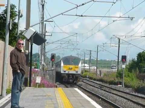 IE class 201 (228) + Enterprise (9004) - Malahide Station, Dublin