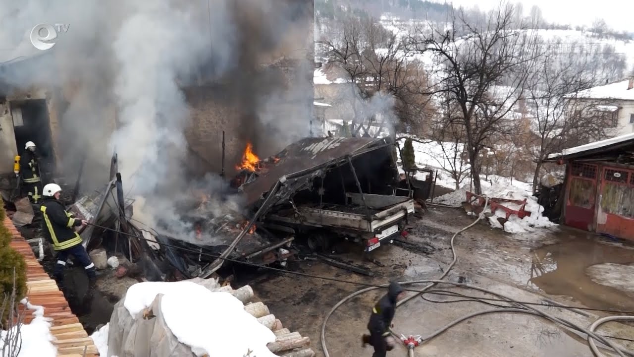 Голям пожар почти унищожи къща в Смолян, за щастие няма пострадали хора