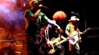 DEVÒLVER-La Nave 24-04-10-Bon Jovi de pueblo 1