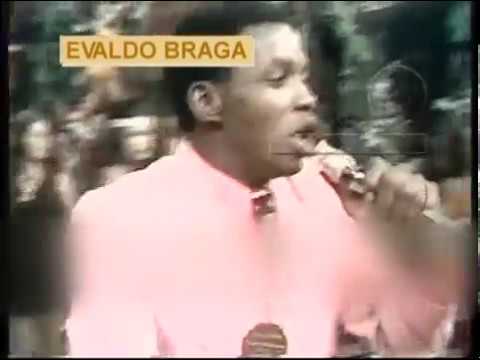 Evaldo Braga canta no Chacrinha - IMAGEM RARA !!!
