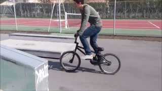 preview picture of video 'Première journée au Skate Park de Neuville'