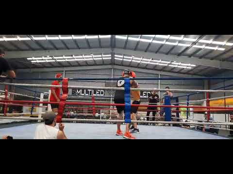 Exhibición Club Comunicaciones Sergio Lavorante (GFBOXING) vs Nahuel (Club Comunicaciones) 1 round