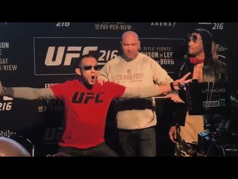Tony Ferguson scares Dana White during staredown with Kevin Lee