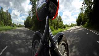 preview picture of video 'Two GoPro Heroes HD cameras, Twin views of the same road. Shades of chrome.'