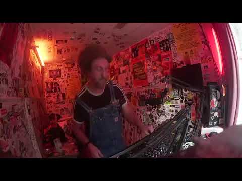 King Shiloh playing "Rise & Shine" by Jah Schulz & Jahcoustix