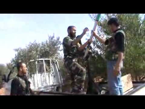 تجهيز راجمة الصواريخ لضرب مقرات النظام في سوق الغنم في ريف حمص الشمالي