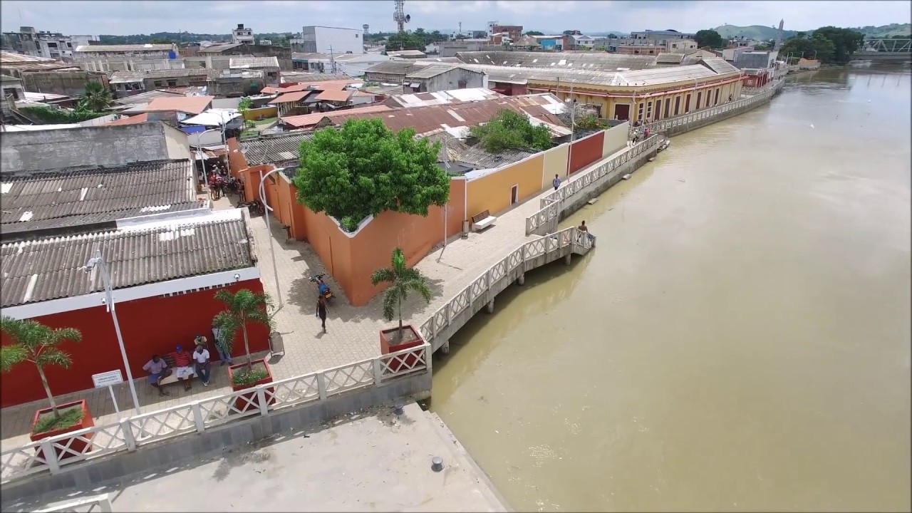 Malecón Sobre el Rió Sinu Centro Historico 