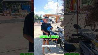 Download lagu GIVING a shoes to my followers! 😊❤👊 #kindness #kujajietv mp3