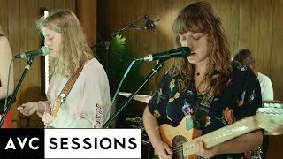 Marika Hackman performs "Eastbound Train"