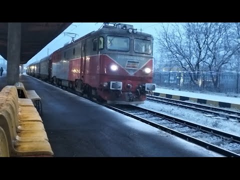 Marfar CFR marfă în gara Nicolina prin zăpadă