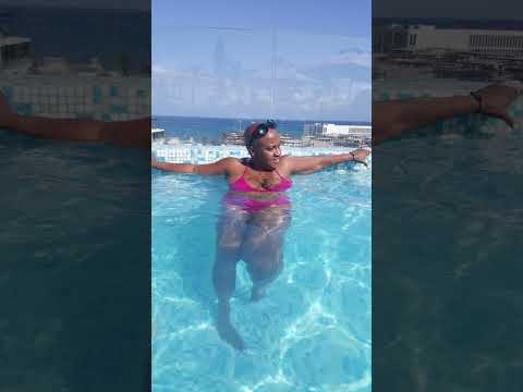 If You Want a Bathing Suit Body,  Just Put a Bathing Suit On 💁🏾‍♀️ #styleover50