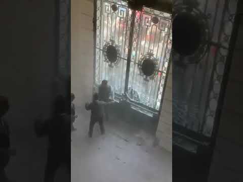 Irrumpen manifestantes con violencia en el Congreso de la CDMX