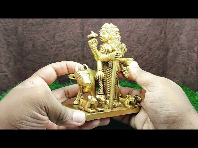 Trimurti Dattatreya Dattaguru Fine Statue with Kaamadhenu (Cow) with Four Dogs Represent The Four Vedas video