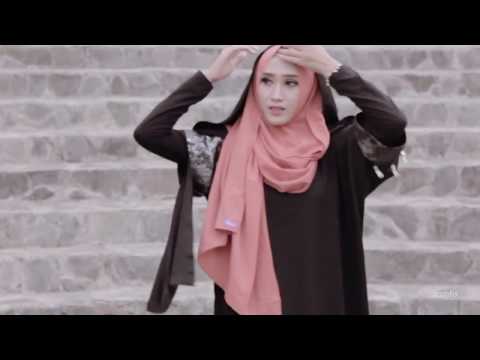 Back In The Days   Andreas Jamsheree  (Hijab Day)