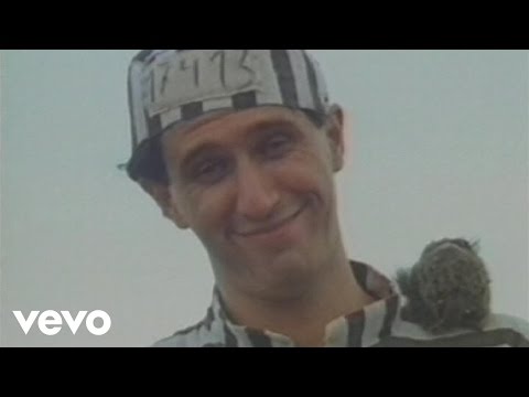 Los Auténticos Decadentes - La Marca de la Gorra (Official Video)