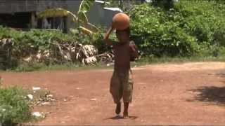 preview picture of video 'SOS CAMBODIAN KIDS : first village at OUDONG on aug 18th 2014'