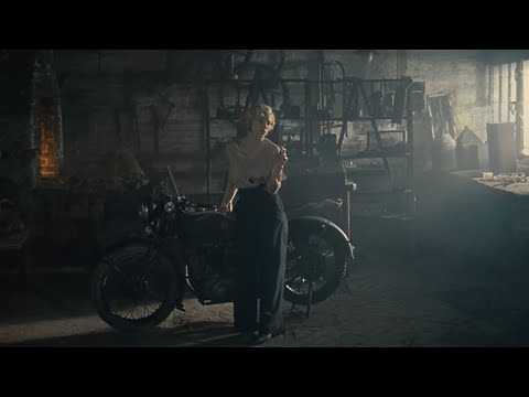 Easy Virtue ('08) - The Whittakers' past -